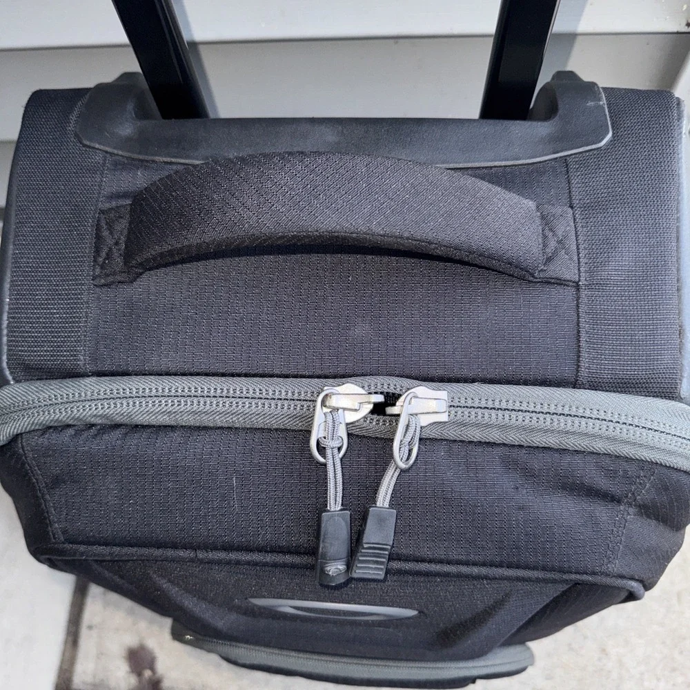 Large Oakley Gear Bag 23